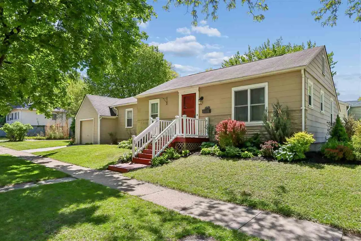 1601 Center Ave, Iowa City, IA 52240 - #1