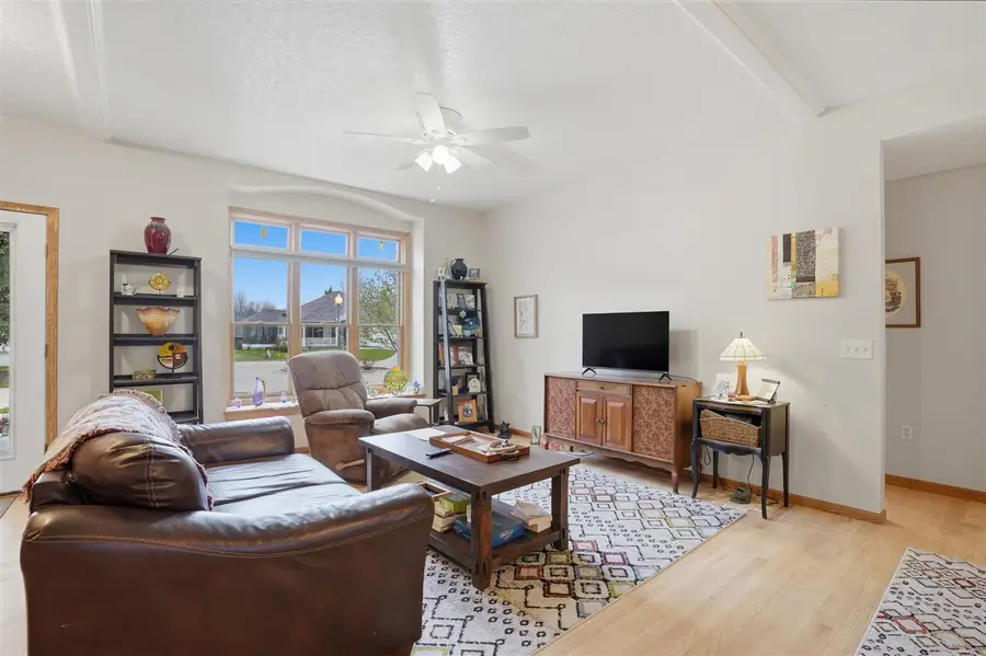 1014 E Jefferson St, Washington, IA 52353 - #2