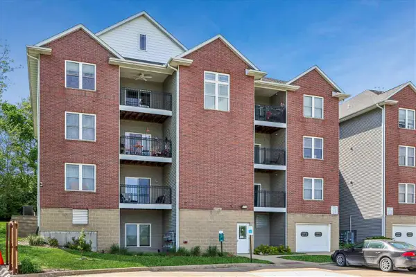 1092 Walnut Ave, Riverside, IA 52327