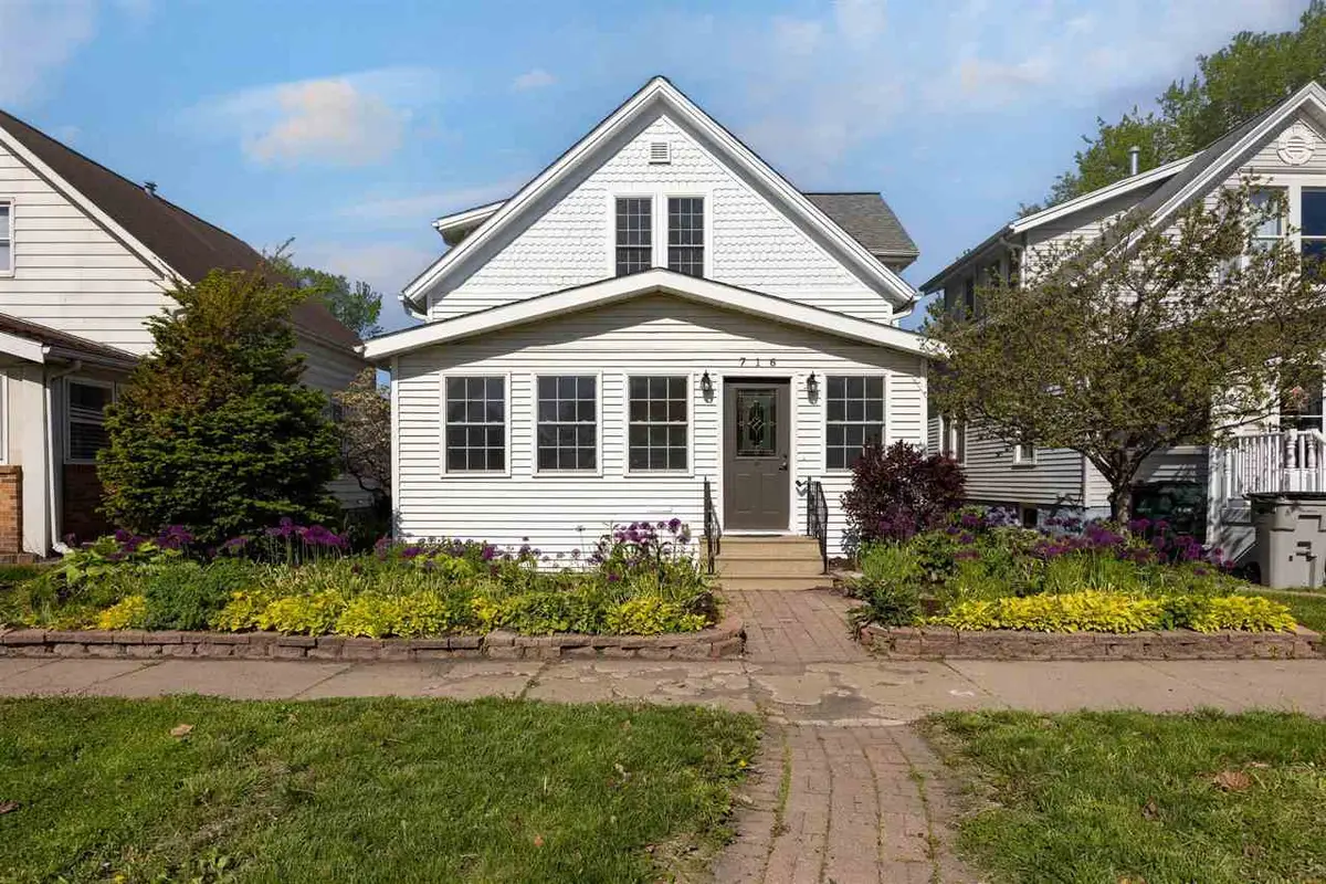 716 8th Street SW, Cedar Rapids, IA 52404 - #1
