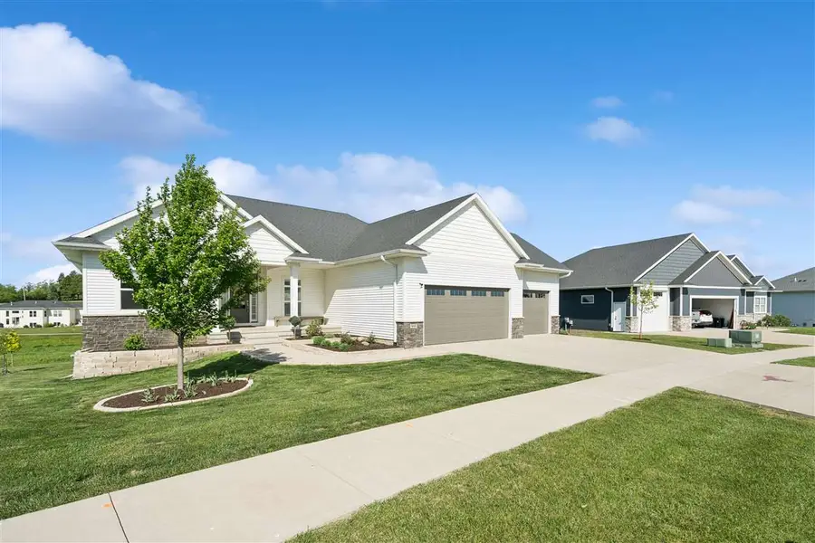 955 16th Ave SW, Mount Vernon, IA 52314 - #3