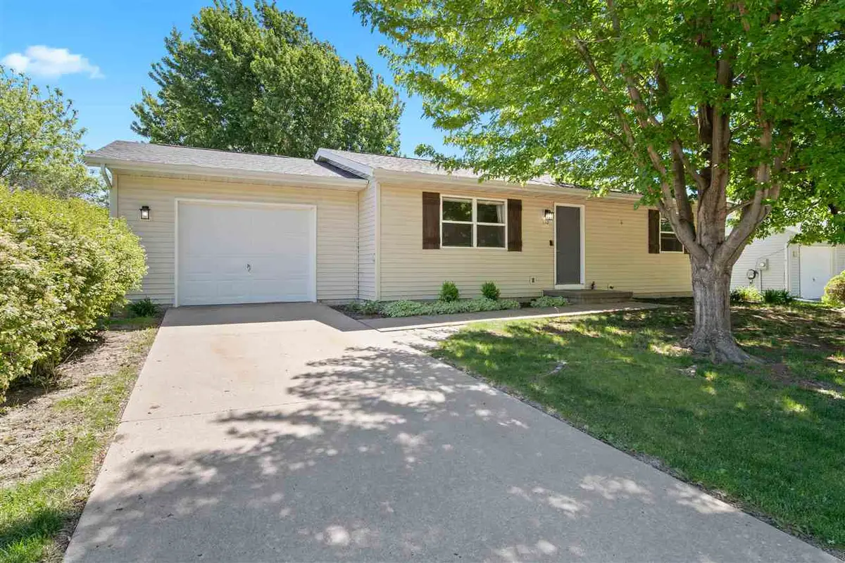 110 Elm Ridge Dr, North Liberty, IA 52317 - #1