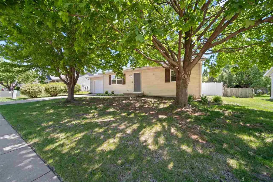 110 Elm Ridge Dr, North Liberty, IA 52317 - #2
