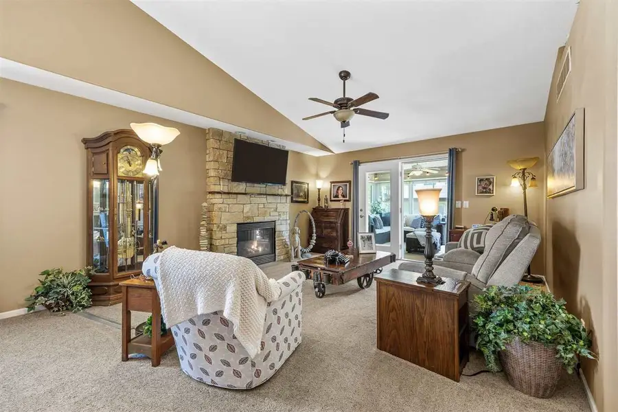 6620 Waterview Dr SW, Cedar Rapids, IA 52404 - #3