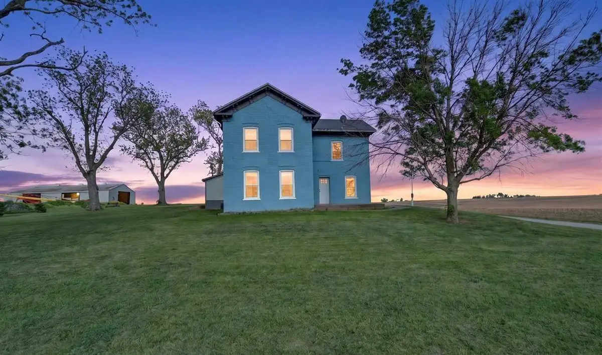 1463 Birkett Ave, West Liberty, IA 52776 - #1