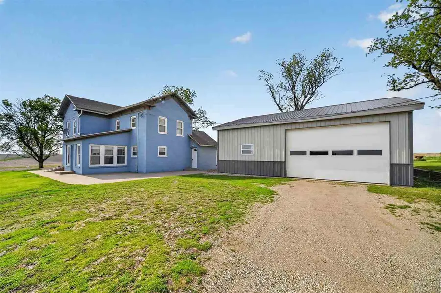 1463 Birkett Ave, West Liberty, IA 52776 - #3