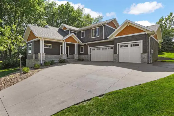 2856 Ash St, Coralville, IA 52241
