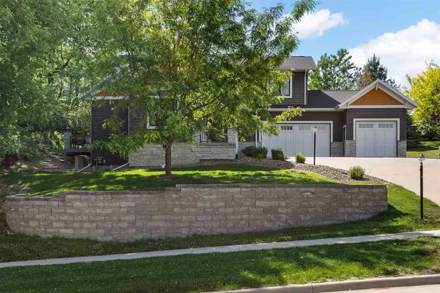 2856 Ash St, Coralville, IA 52241 - #2