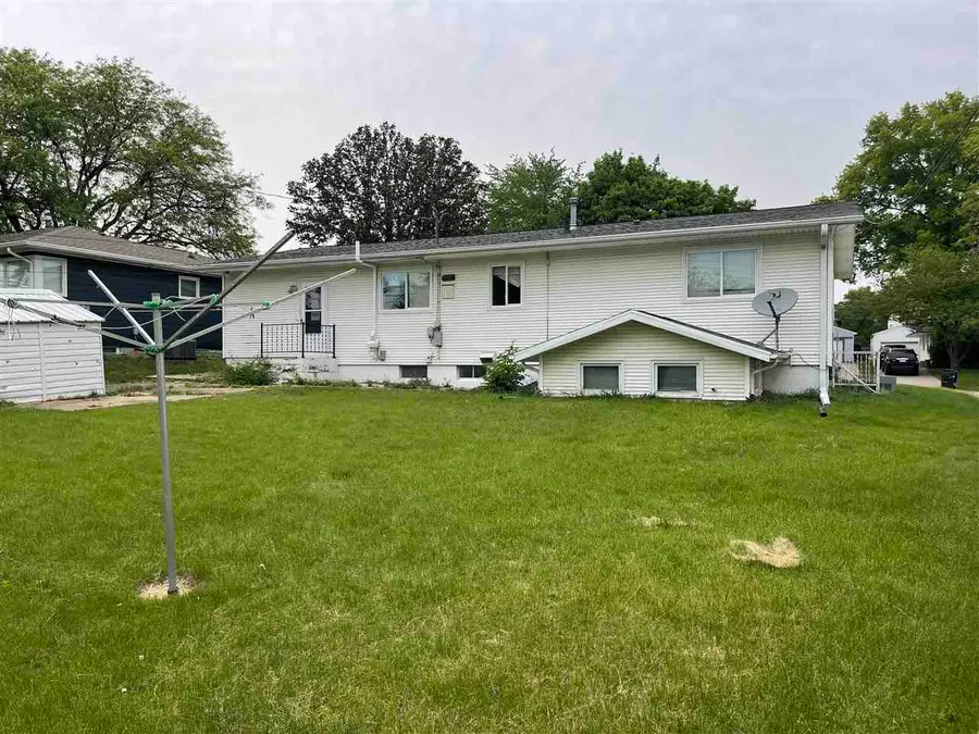 1315 Oakcrest St, Iowa City, IA 52246 - #3