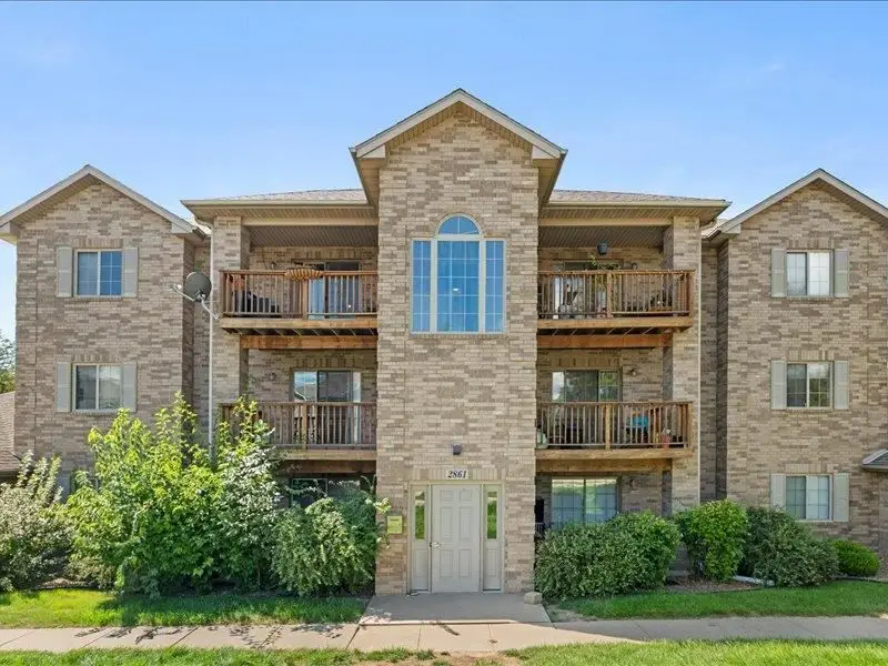 2861 Coral Ct, Coralville, IA 52241 - #1