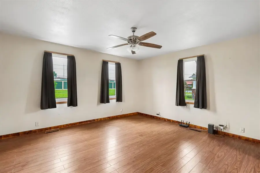 222 E 5th, Washington, IA 52353 - #3
