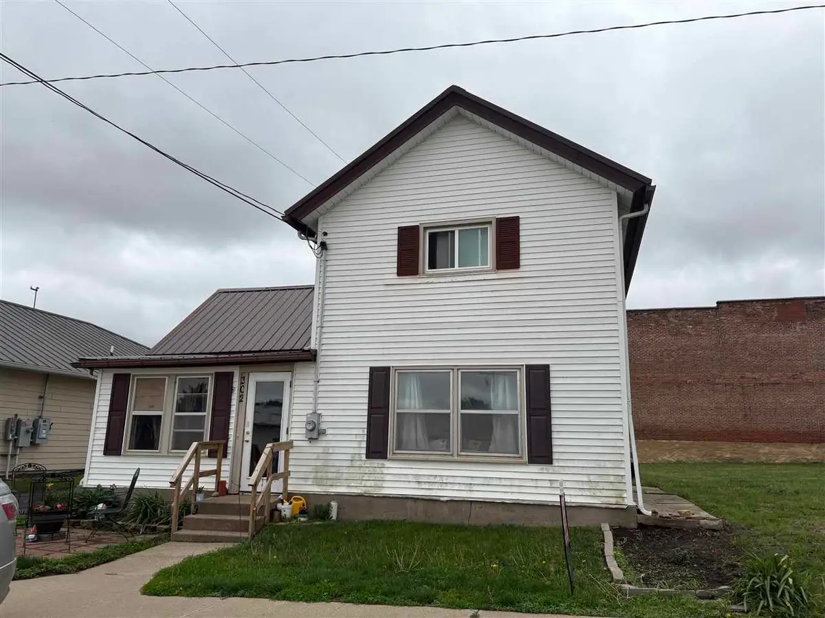 302 Long Ave, Lost Nation, IA 52254 - #1