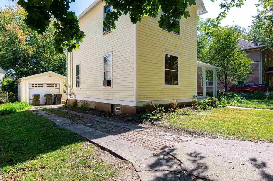 822 Roosevelt St., Iowa City, IA 52245 - #3