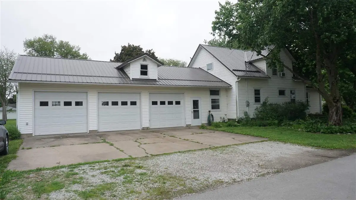 300 E Linn St, Lone Tree, IA 52755 - #1