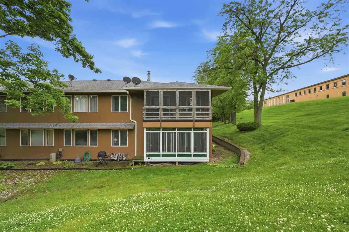 1732 Pikes Peak Court NE, Cedar Rapids, IA 52402 - #1
