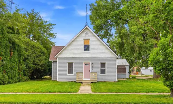 316 E 3rd St, Washington, IA 52353