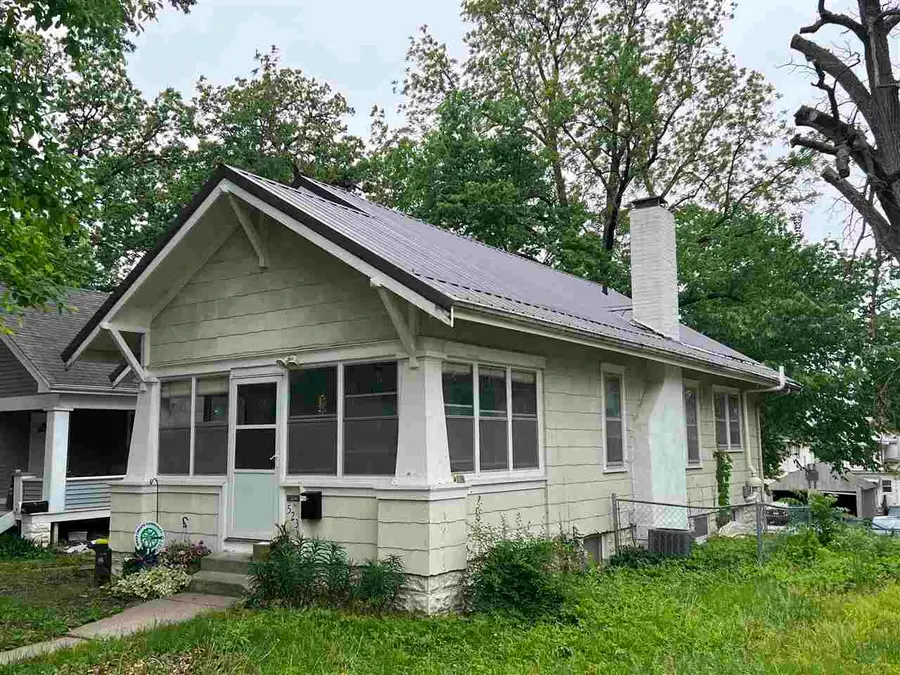 523 S Lucas St, Iowa City, IA 52240 - #2
