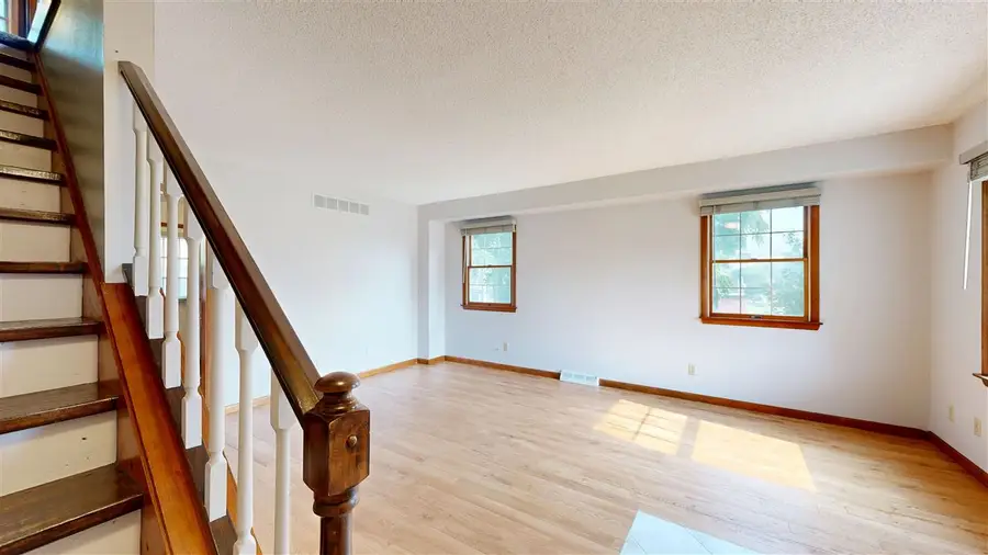 825 Emerald St, Iowa City, IA 52246 - #2