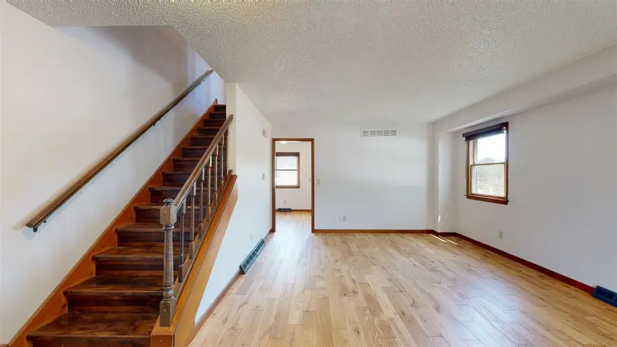 1800 W Benton St, Iowa City, IA 52246 - #3