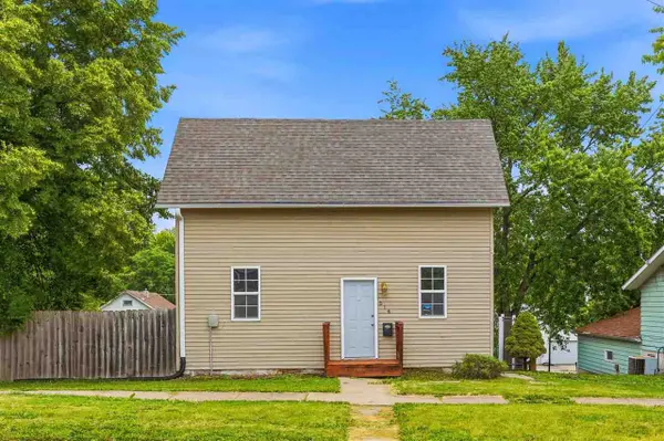 514 S Avenue C, Washington, IA 52353