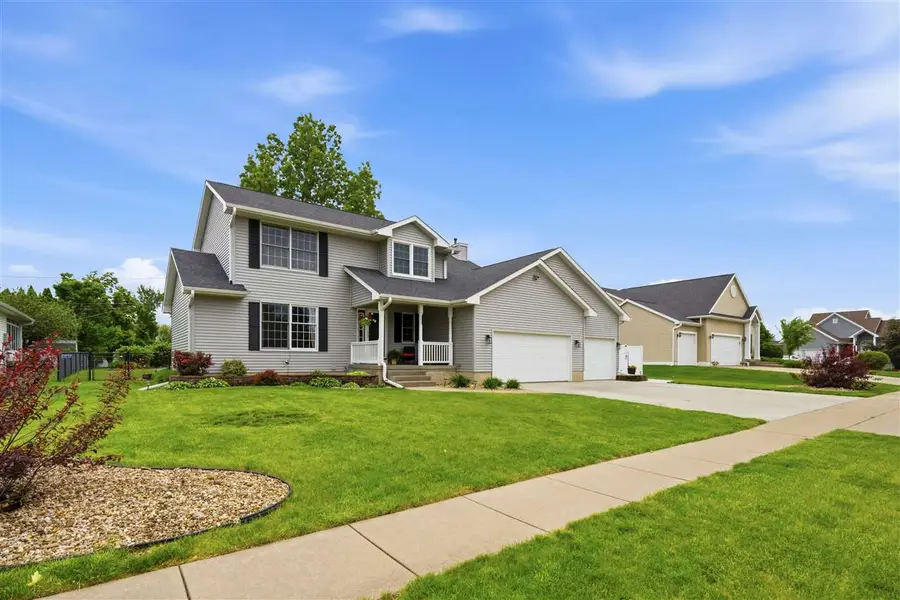 1415 Lyndhurst Dr., Hiawatha, IA 52233 - #2