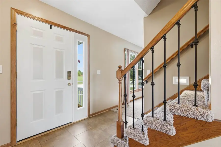 1415 Lyndhurst Dr., Hiawatha, IA 52233 - #3