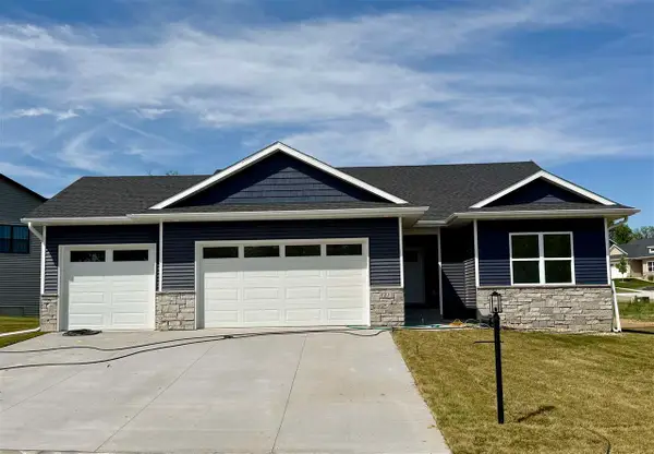 1415 Legend Dr, Tiffin, IA 52340