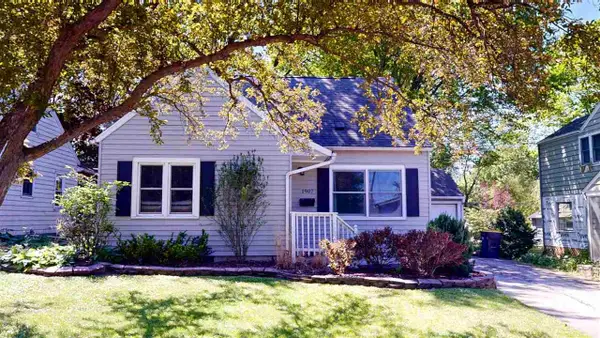 1907 F St, Iowa City, IA 52240