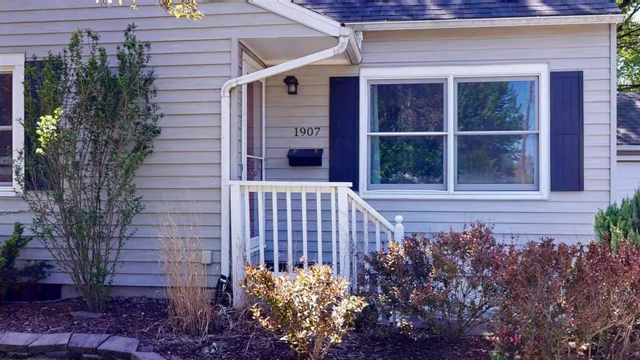 1907 F St, Iowa City, IA 52240 - #2