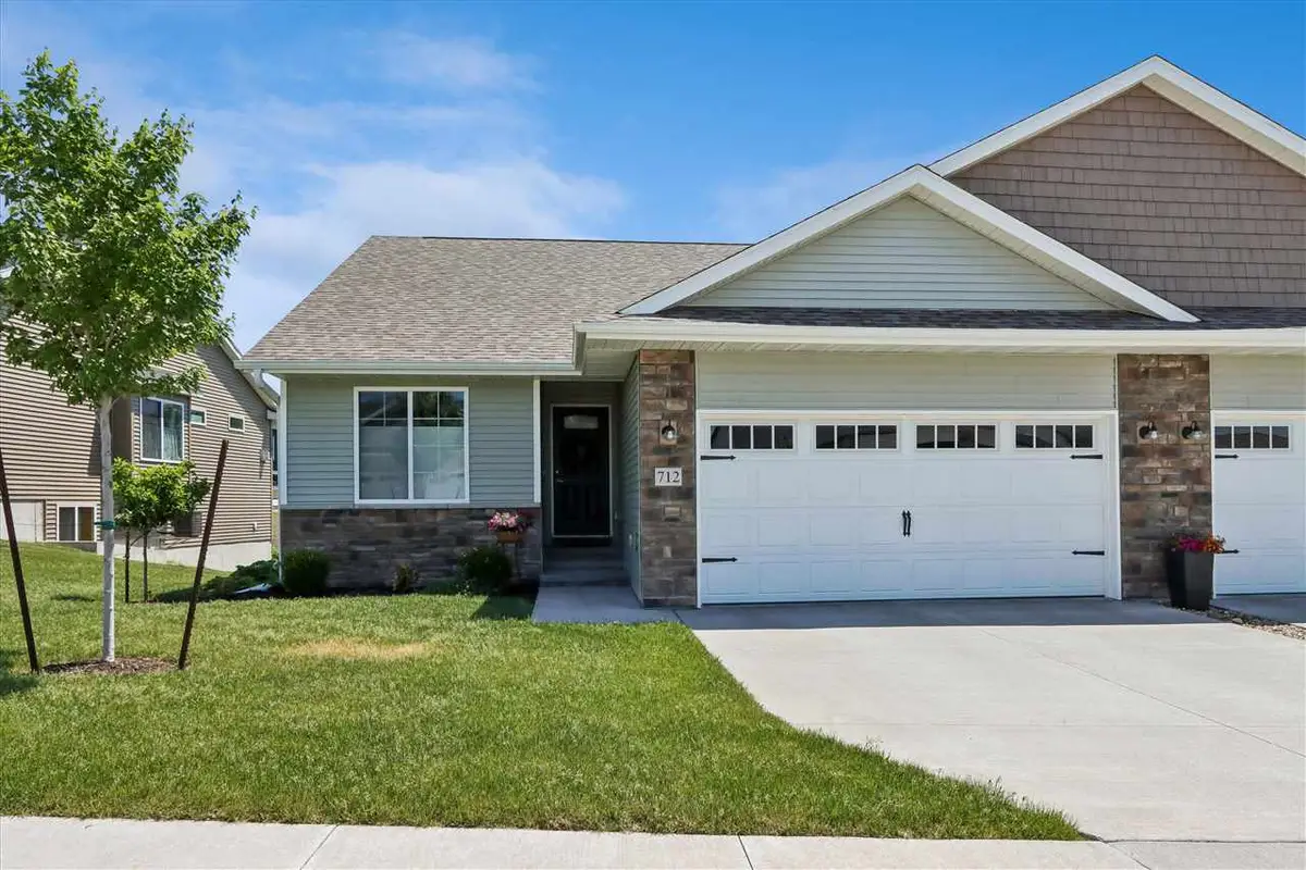 712 Creekside Dr, Tiffin, IA 52340 - #1