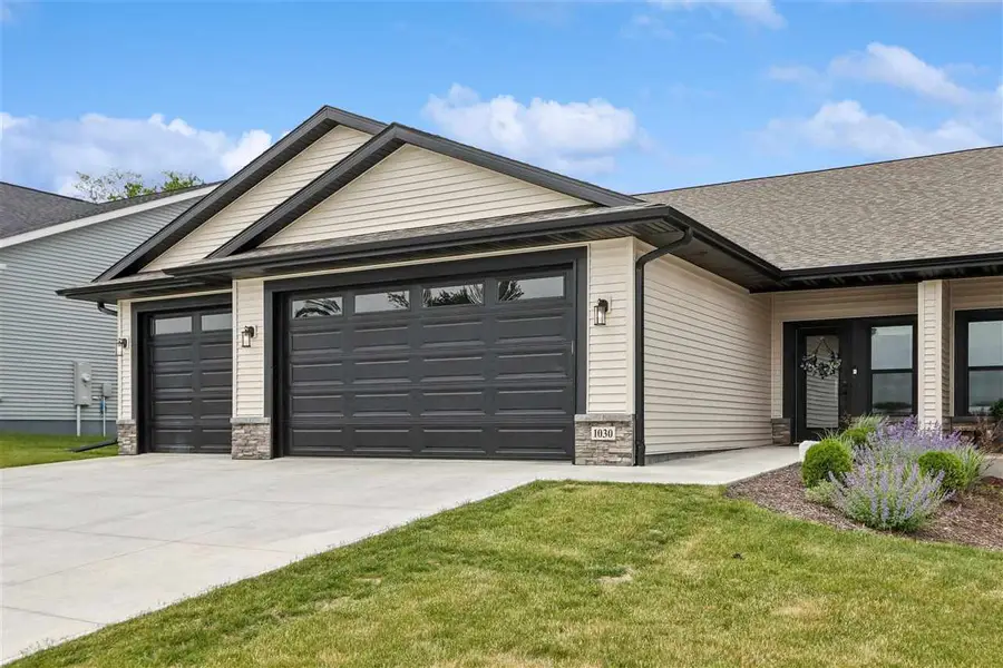 1030 Highland Trl, Solon, IA 52333 - #2