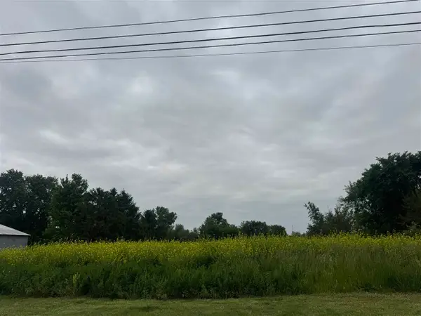 Clark St, Sigourney, IA 52591