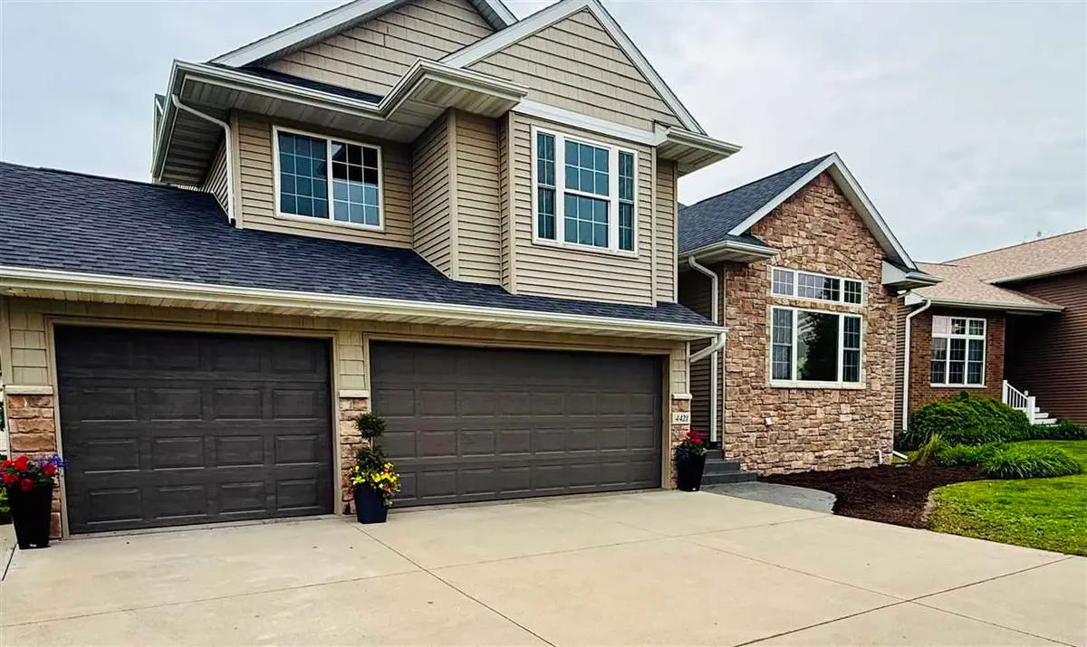 4421 Tempe Pl, Iowa City, IA 52246 - #1