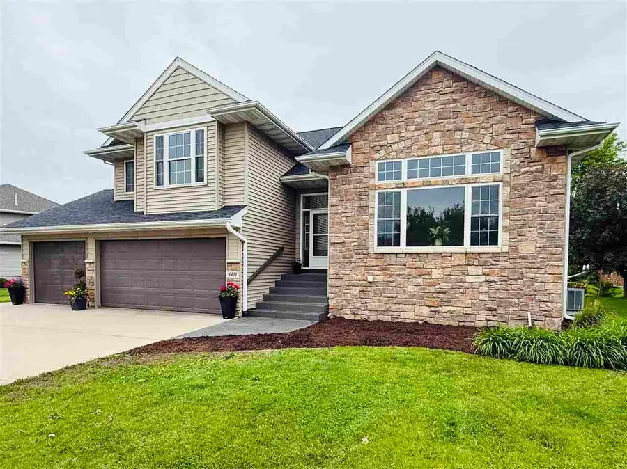 4421 Tempe Pl, Iowa City, IA 52246 - #3