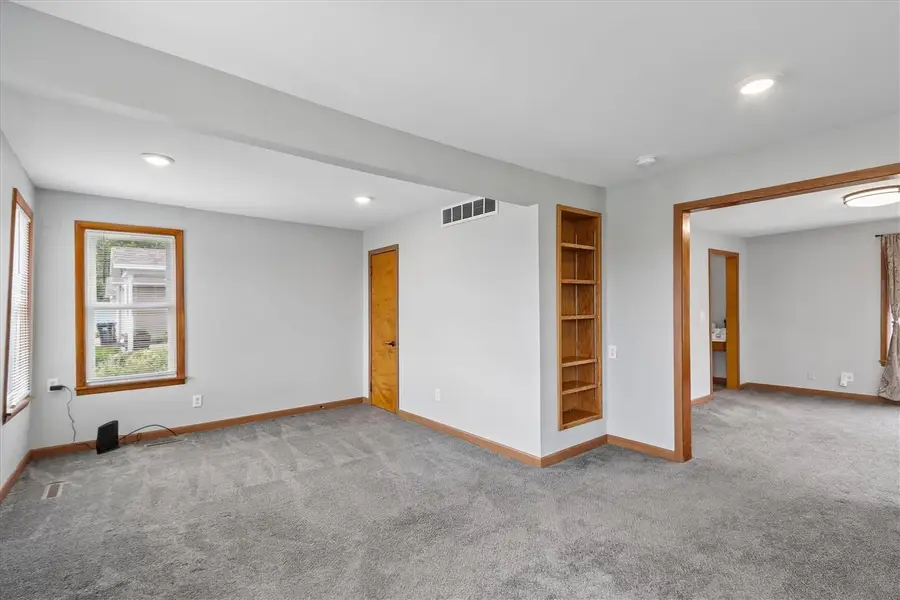 302 W Linn St., Lone Tree, IA 52755 - #2