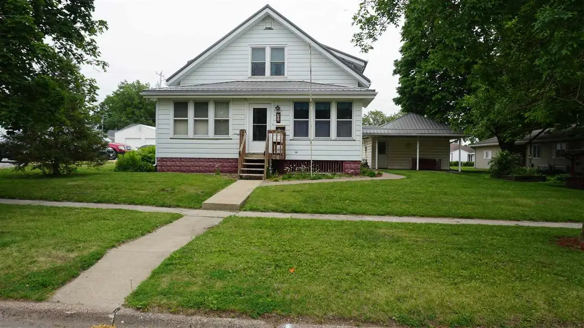 306 S Devoe St, Lone Tree, IA 52755 - #1