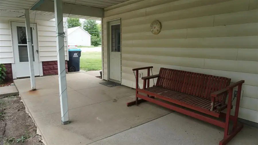 306 S Devoe St, Lone Tree, IA 52755 - #3