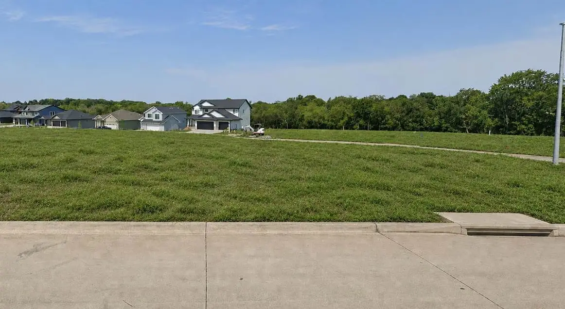 3954 Winnsboro Dr, Iowa City, IA 52245 - #1