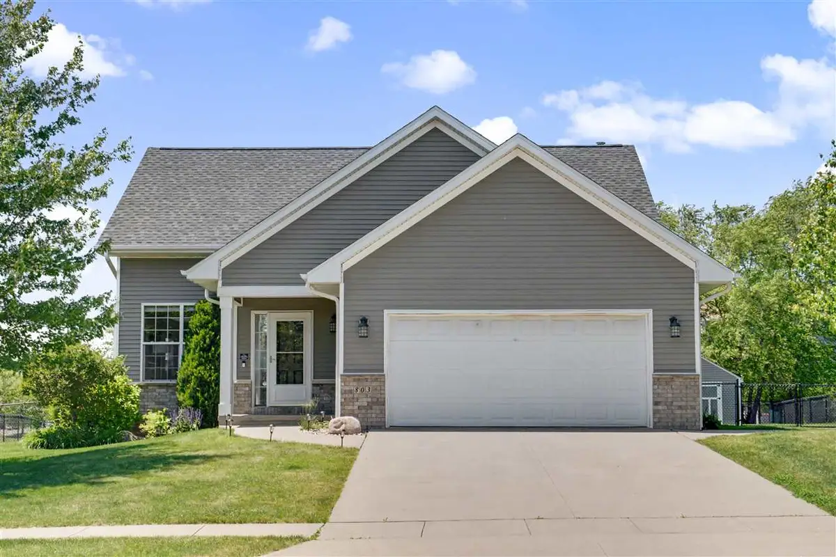 803 Wood Lily Rd, Solon, IA 52333 - #1