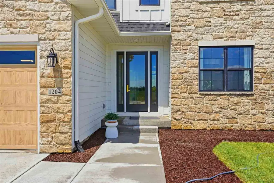 1204 Timber Trail, Solon, IA 52333 - #3