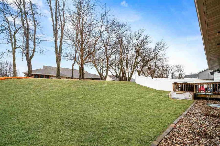 236 Kenneth Dr, Iowa City, IA 52245 - #3