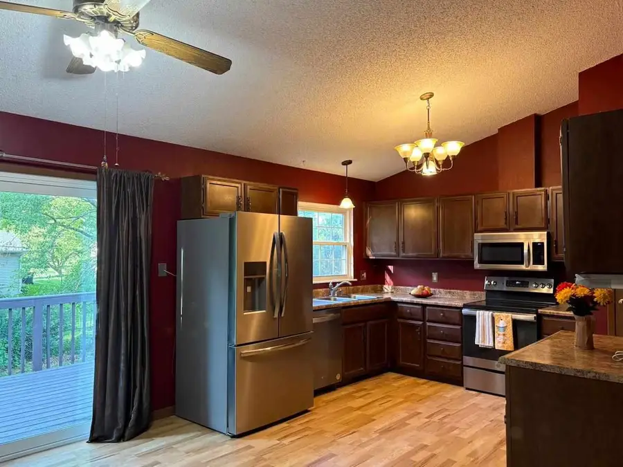 2824 Sterling Dr, Iowa City, IA 52240 - #2