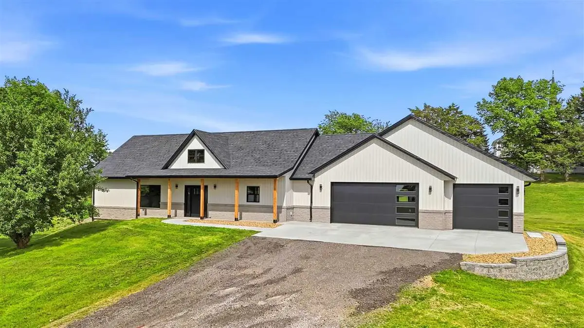 1997 Alex Way SW, Oxford, IA 52322 - #1