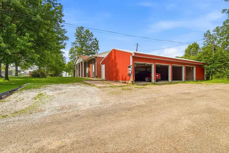 327 Ash St, Columbus Junction, IA 52738 - #2