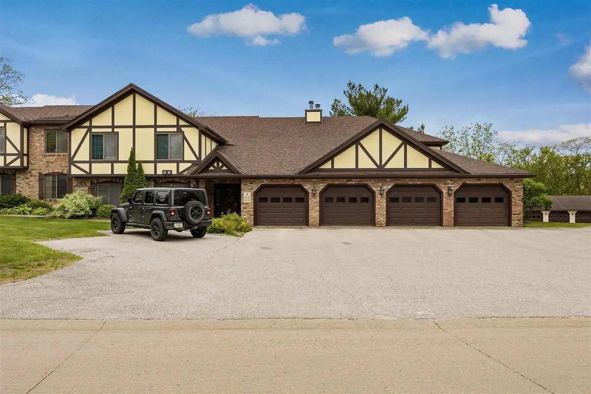 1512 1st Ave, Coralville, IA 52241 - #1