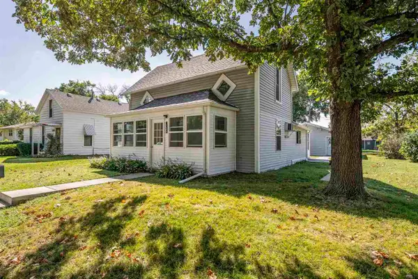 1205 E 3rd Street, Washington, IA 52353