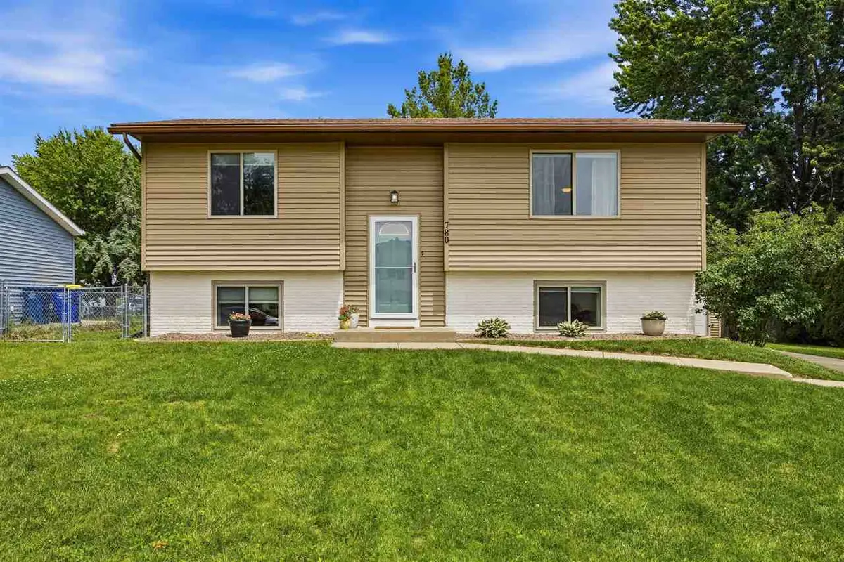 780 Prairie Ridge Rd, North Liberty, IA 52317 - #1