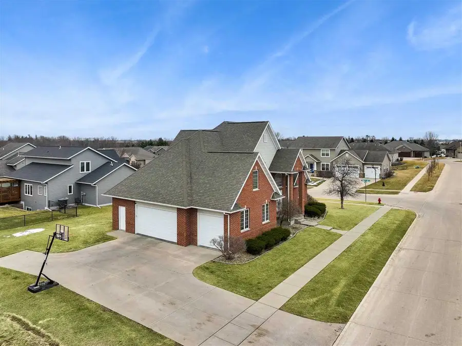 5415 Triple Crown, Marion, IA 52302 - #2