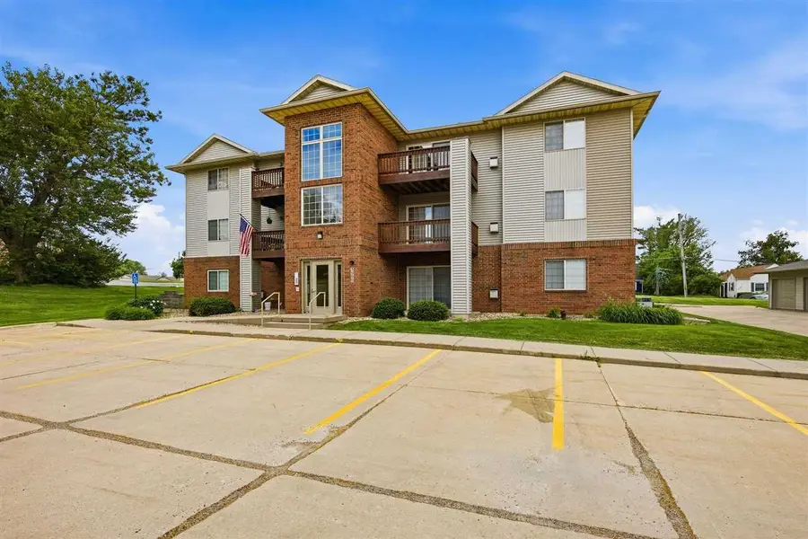 3000 Wilson Ave SW #3, Cedar Rapids, IA 52404 - #2