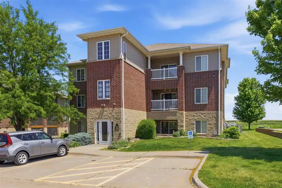 309 Taft Ave, Iowa City, IA 52245 - #2